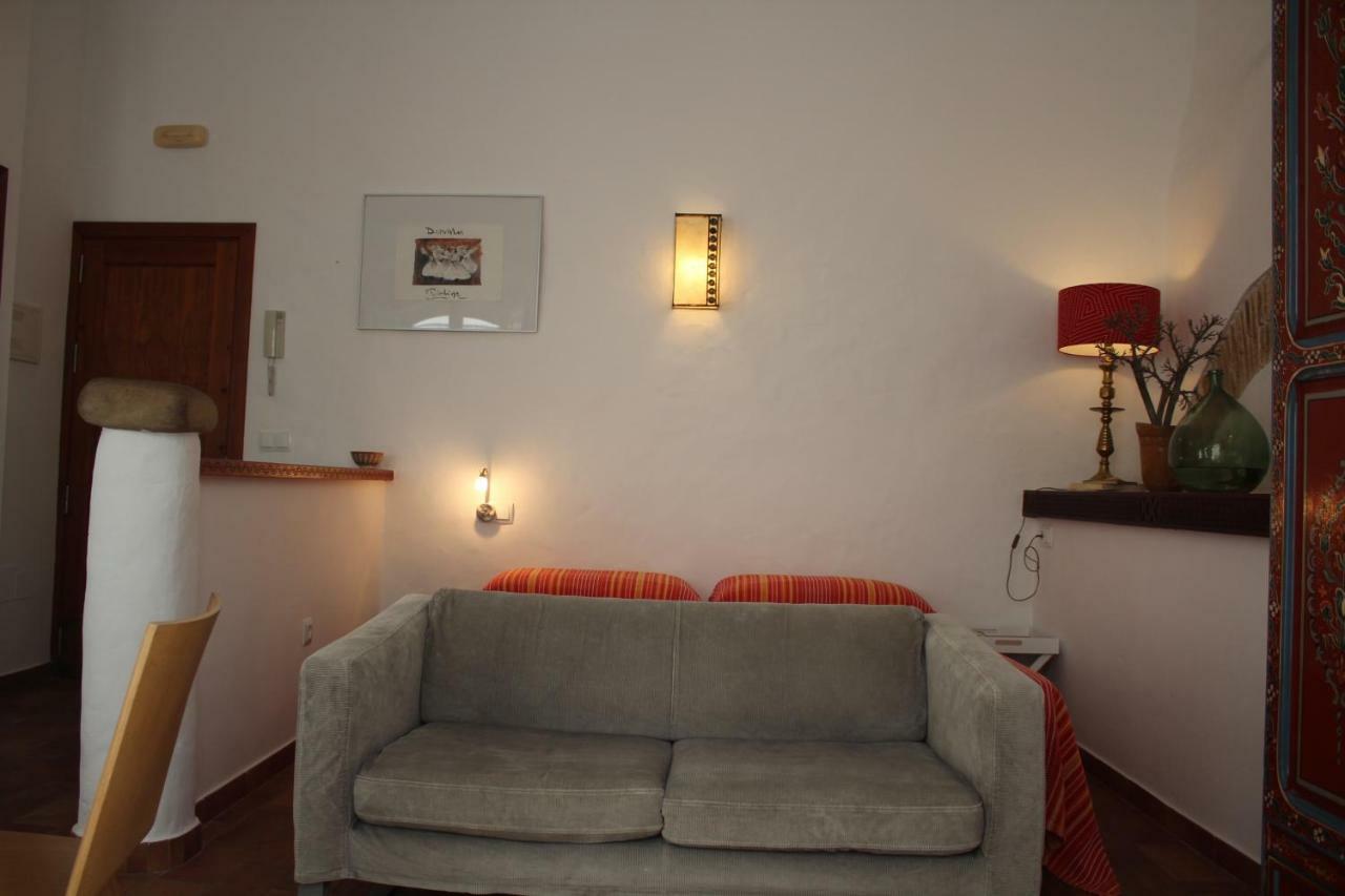 Fonduq Estudios Tarifa Exterior photo
